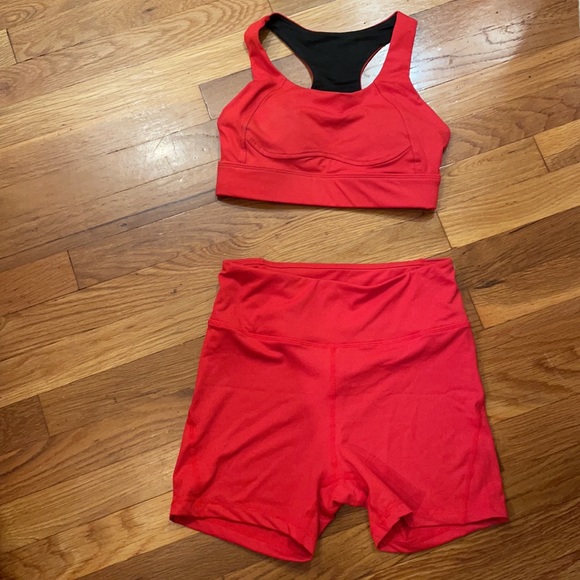 Color is a gorgeous lipstick red! I’ve never worn it, tried it on too big. - Picture 2 of 2